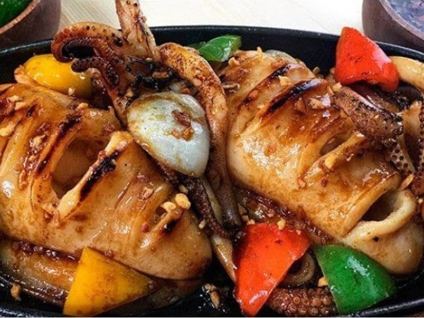 Filipino Food - 10/ sizzling squid