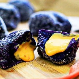 Ube Salted Egg Pandesal Ube Salted Egg Pandesal