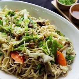 Stir-Fried Chicken, Vegetables and Noodles