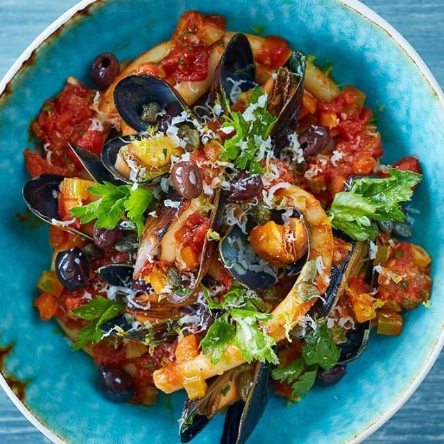 Pasta with Mussels, Tomato and Olives Pasta with Mussels, Tomato and Olives