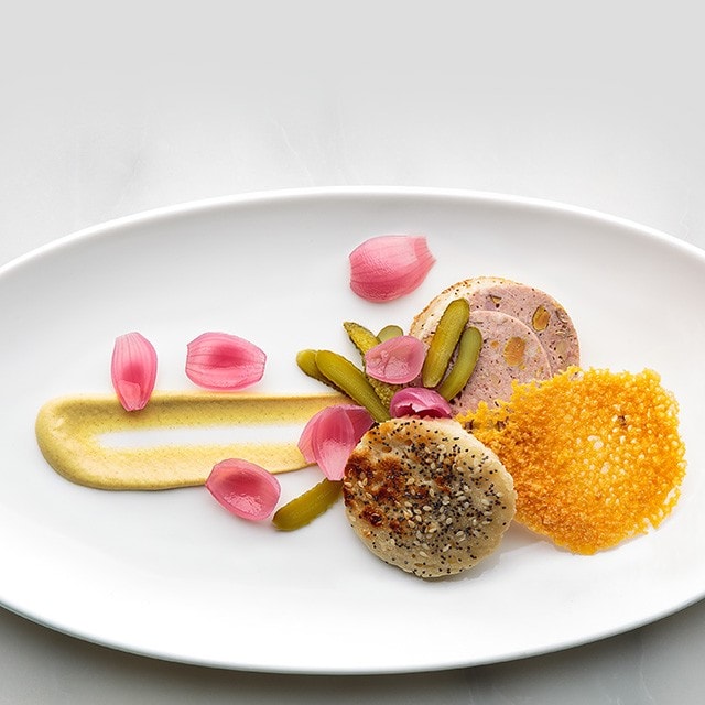 5 Plating Techniques to Elevate Dishes