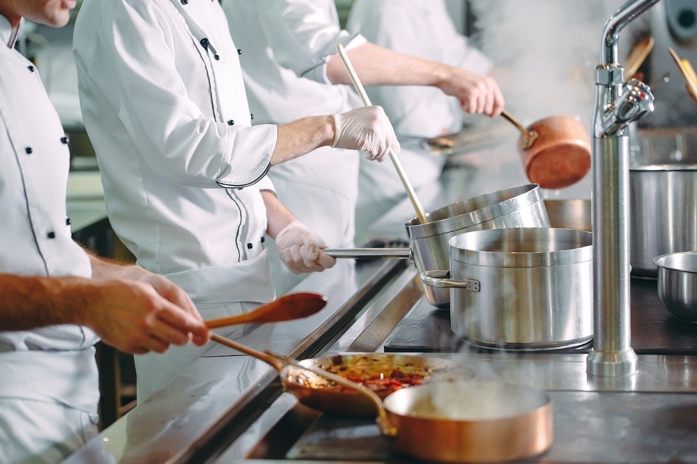 A Pro Chef Shares His Go-To Kitchen Management Tips for Surviving Rush Hour